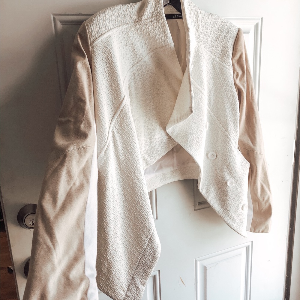Ark & Co Folded Ivory and Tan Business Blazer